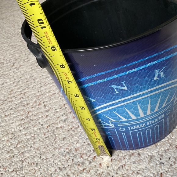 New York ny yankees popcorn ice bucket. New. Used once baseball rare Jeter - Picture 9 of 10